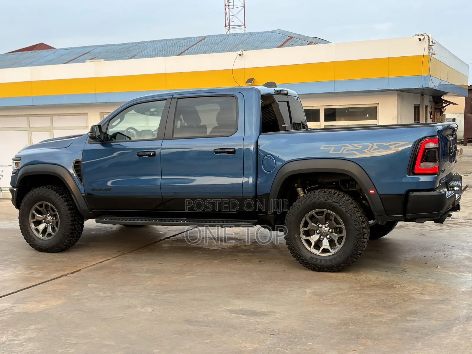 RAM 1500 TRX Crew Cab 4WD SB 2024 Blue