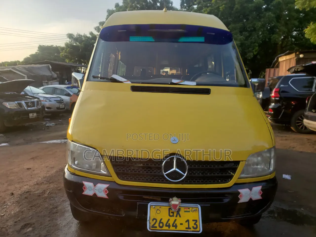 Mercedes-Benz Sprinter 2012 Yellow