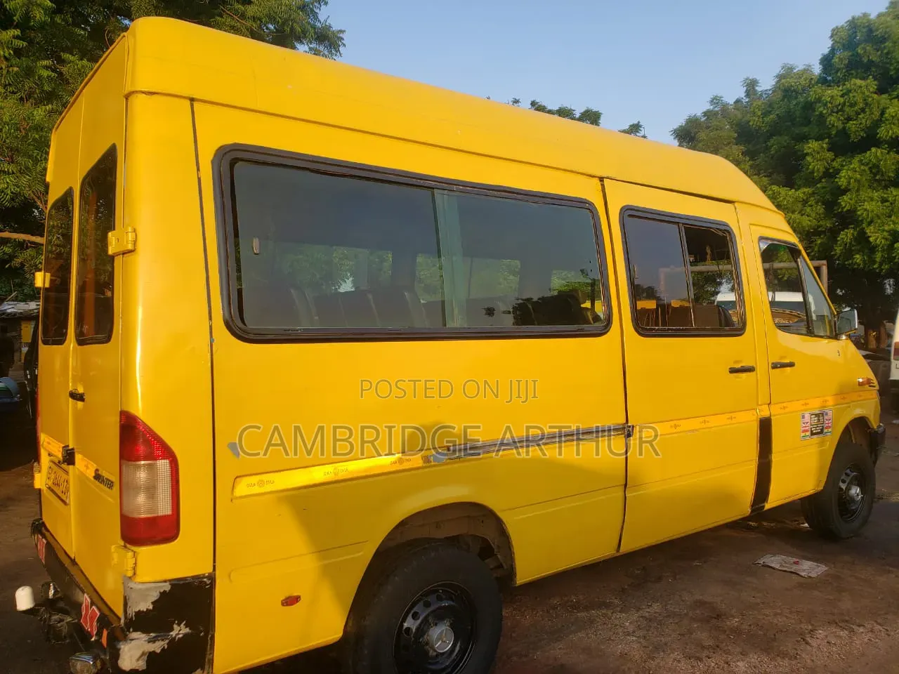 Mercedes-Benz Sprinter 2012 Yellow