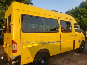 Mercedes-Benz Sprinter 2012 Yellow