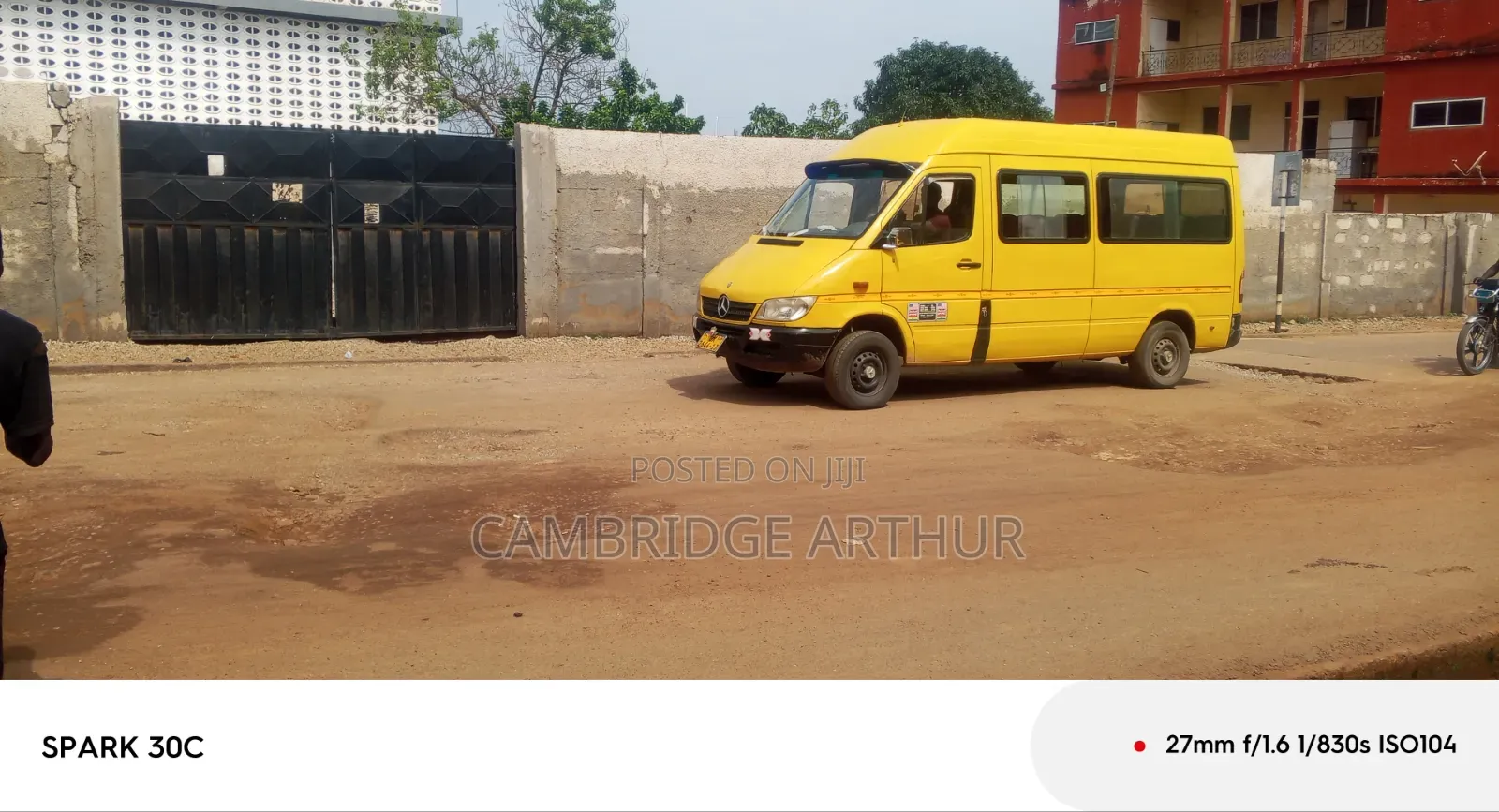 Mercedes-Benz Sprinter 2012 Yellow