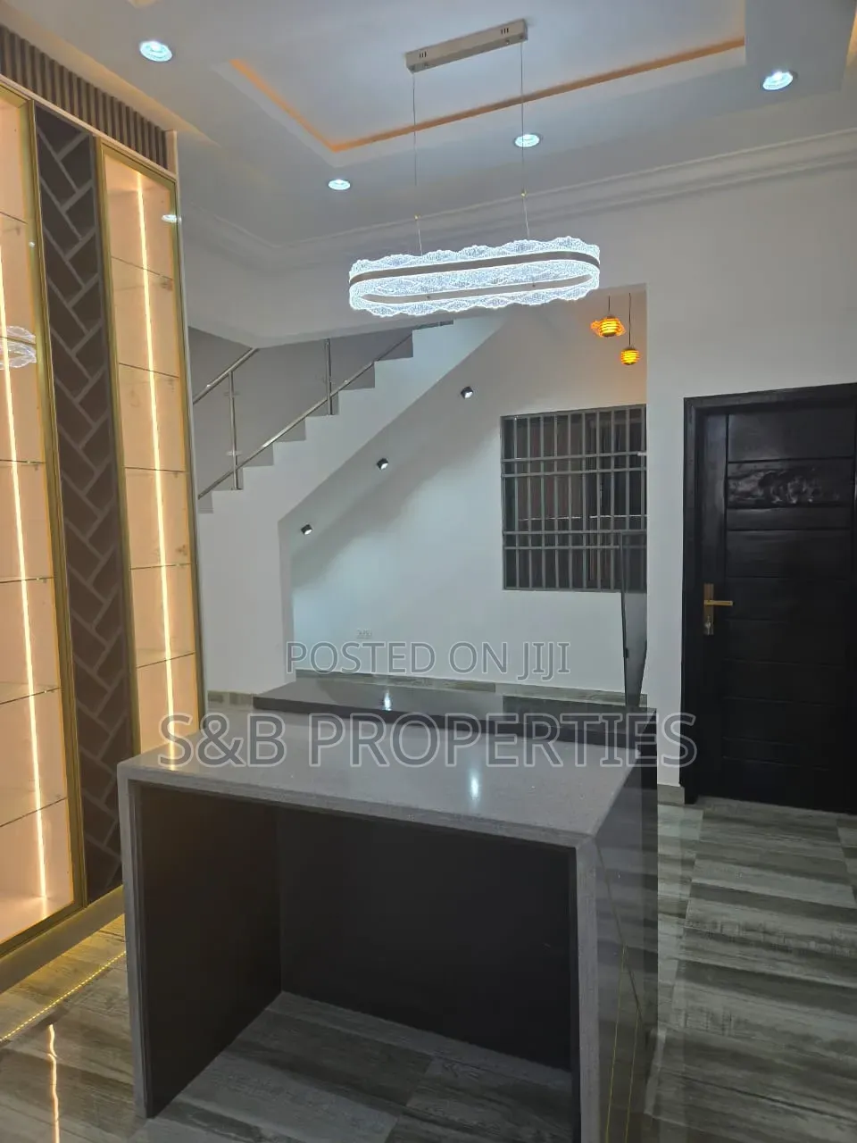 4bdrm House in Ola Achool Area for sale