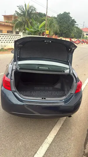 Toyota Corolla XSE (1.8L 4cyl 2A) 2018