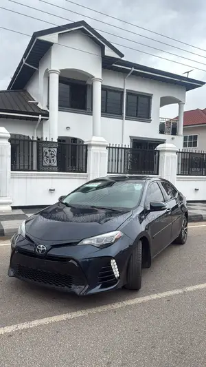 Toyota Corolla XSE (1.8L 4cyl 2A) 2018