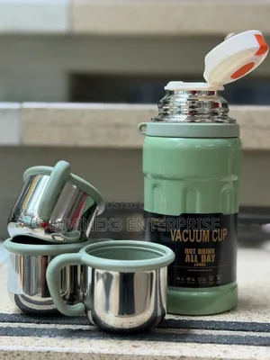 Vacuum Flask With 2 Cups