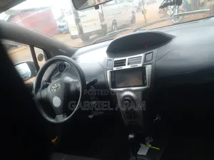 Toyota Vitz 2010 Gray