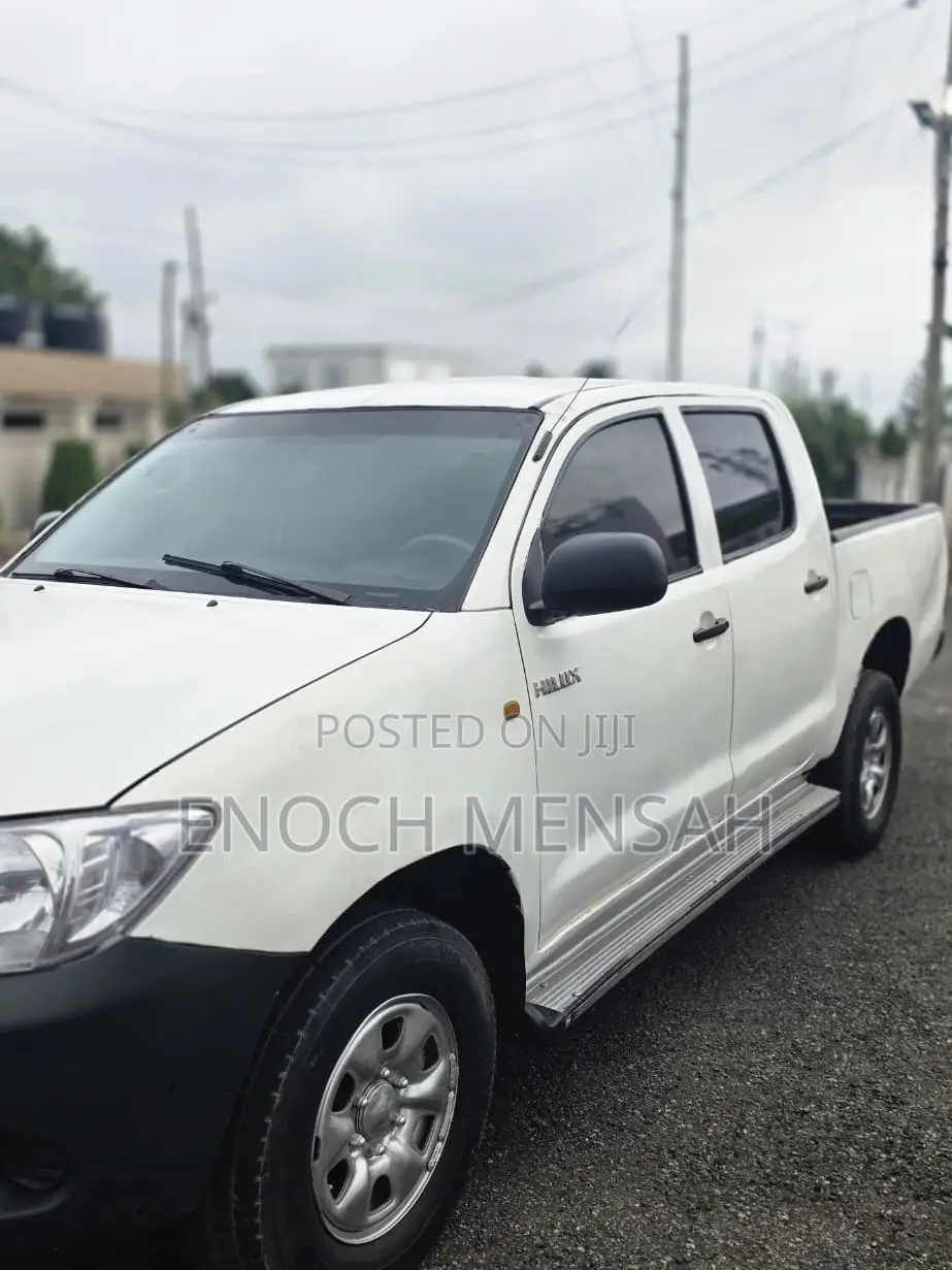 Toyota Hilux 2.5 D-4D 4X4 SRX 2009 Gray