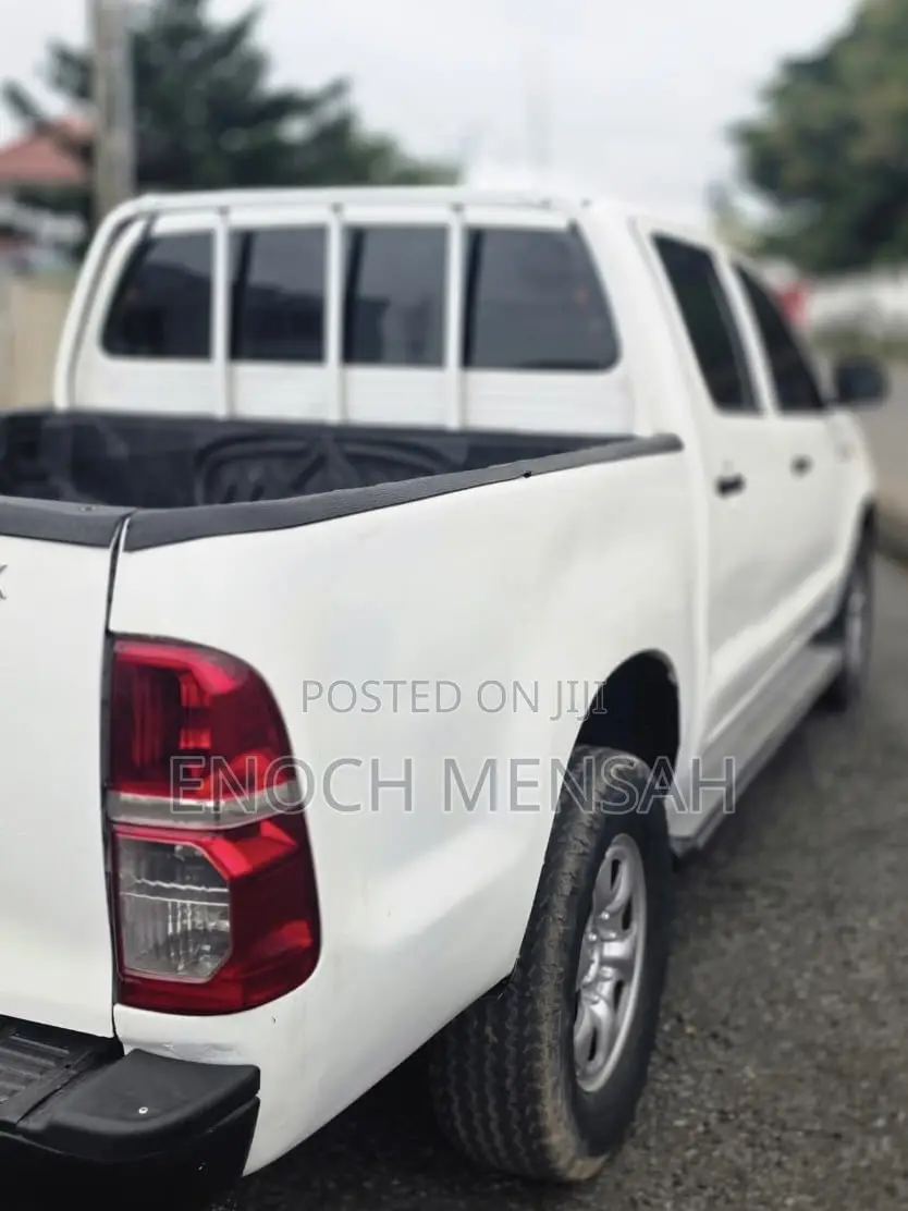 Toyota Hilux 2.5 D-4D 4X4 SRX 2009 Gray