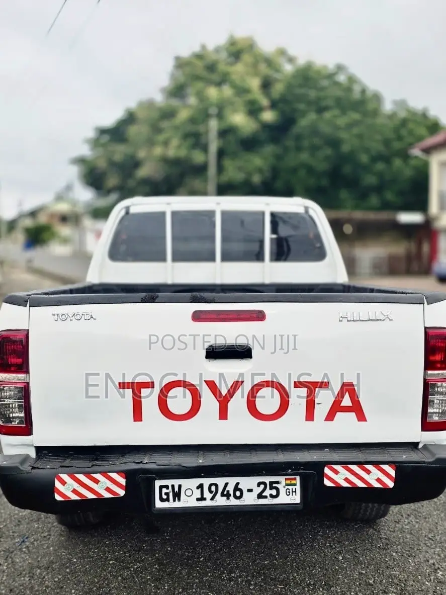 Toyota Hilux 2.5 D-4D 4X4 SRX 2009 Gray
