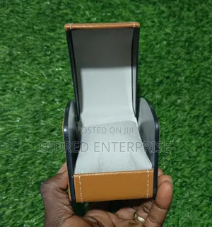Single-Slot Watch Box