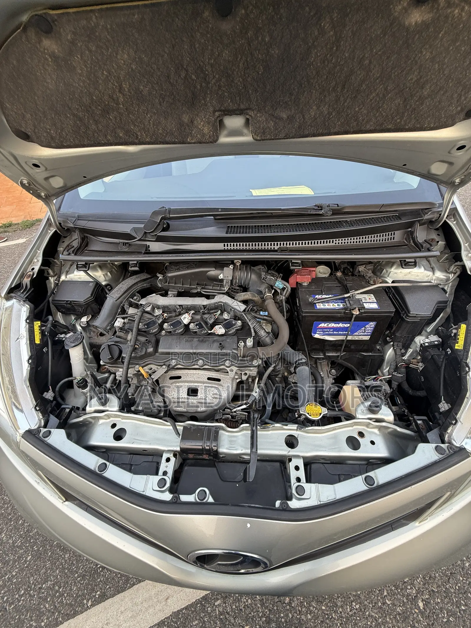 Toyota Vitz 1.3 FWD 5dr 2011 Green