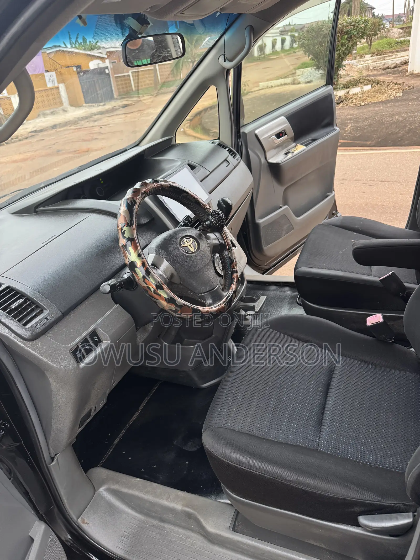 Toyota Voxy 2013 Black