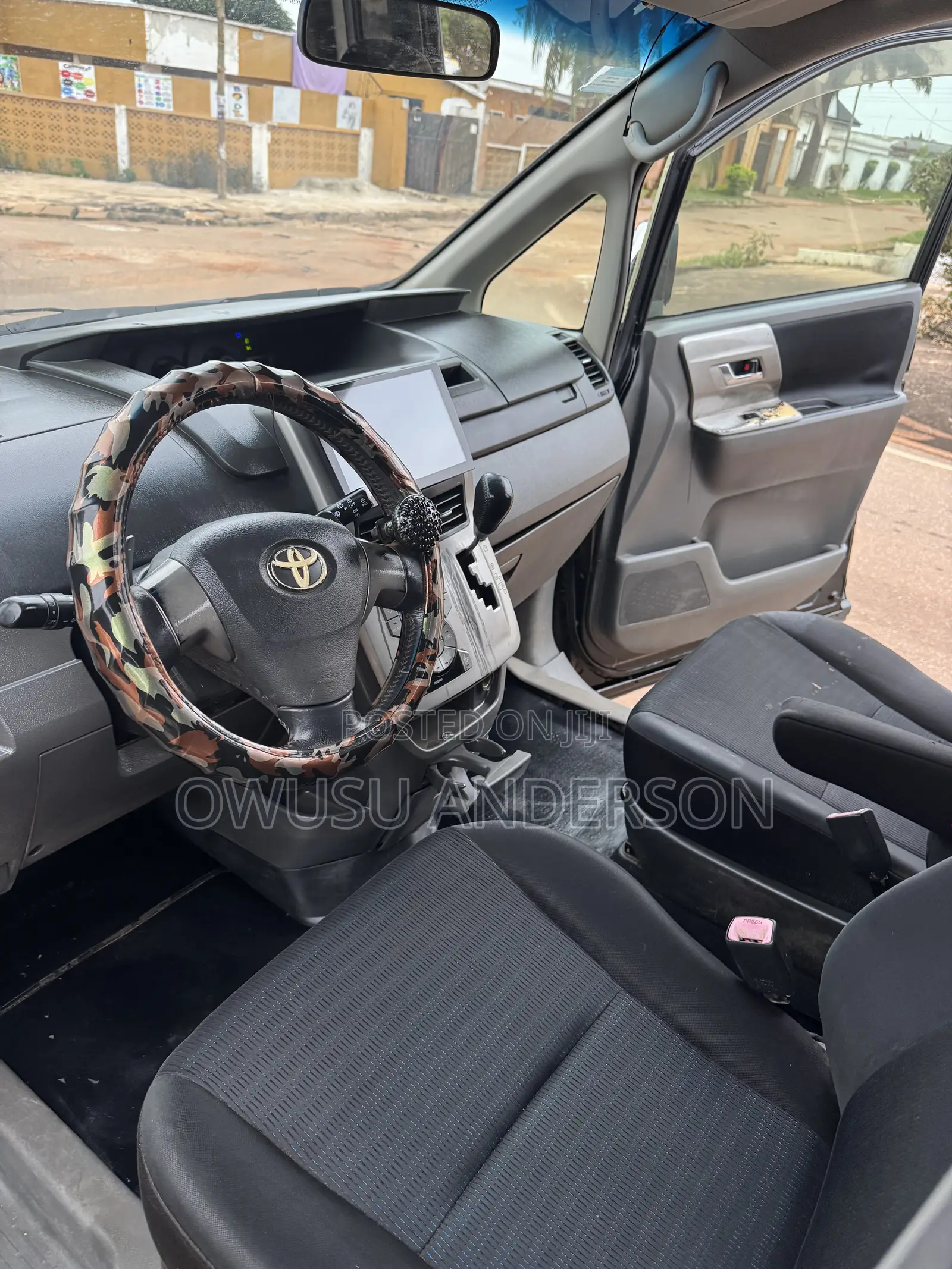 Toyota Voxy 2013 Black