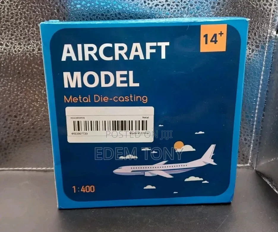 Airbus Emirates Airlines 1:400 Diecast Metal Airplane Model With Stand