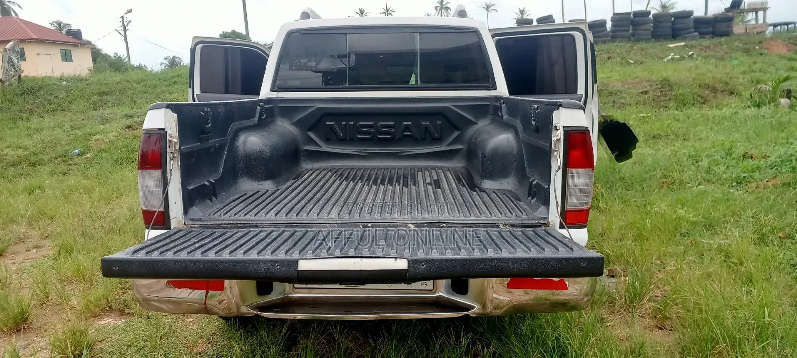 Nissan Hardbody 2019 White