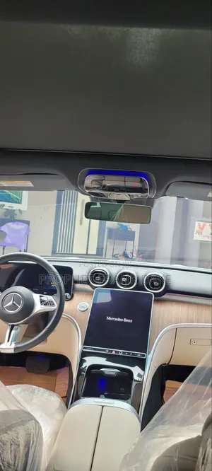 Mercedes-Benz C300 2023 White