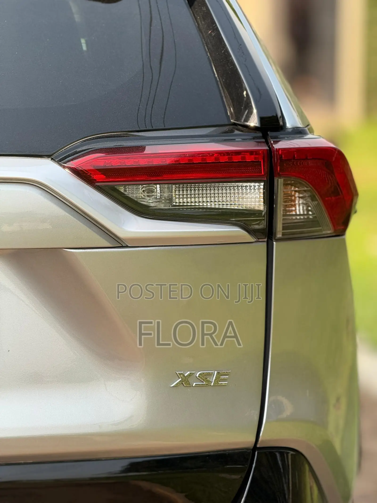 Toyota RAV4 XLE Premium 2021 Silver