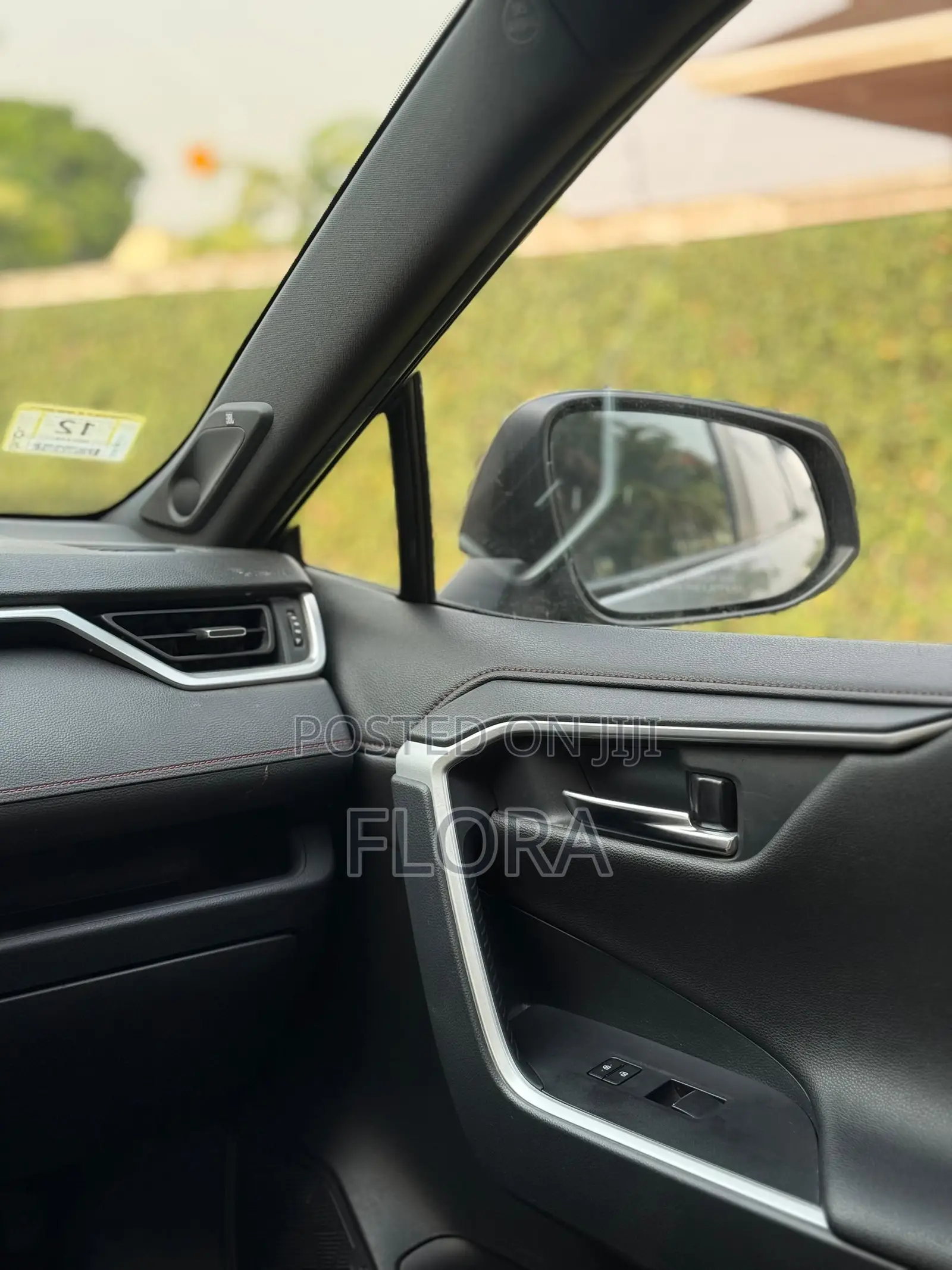 Toyota RAV4 XLE Premium 2021 Silver