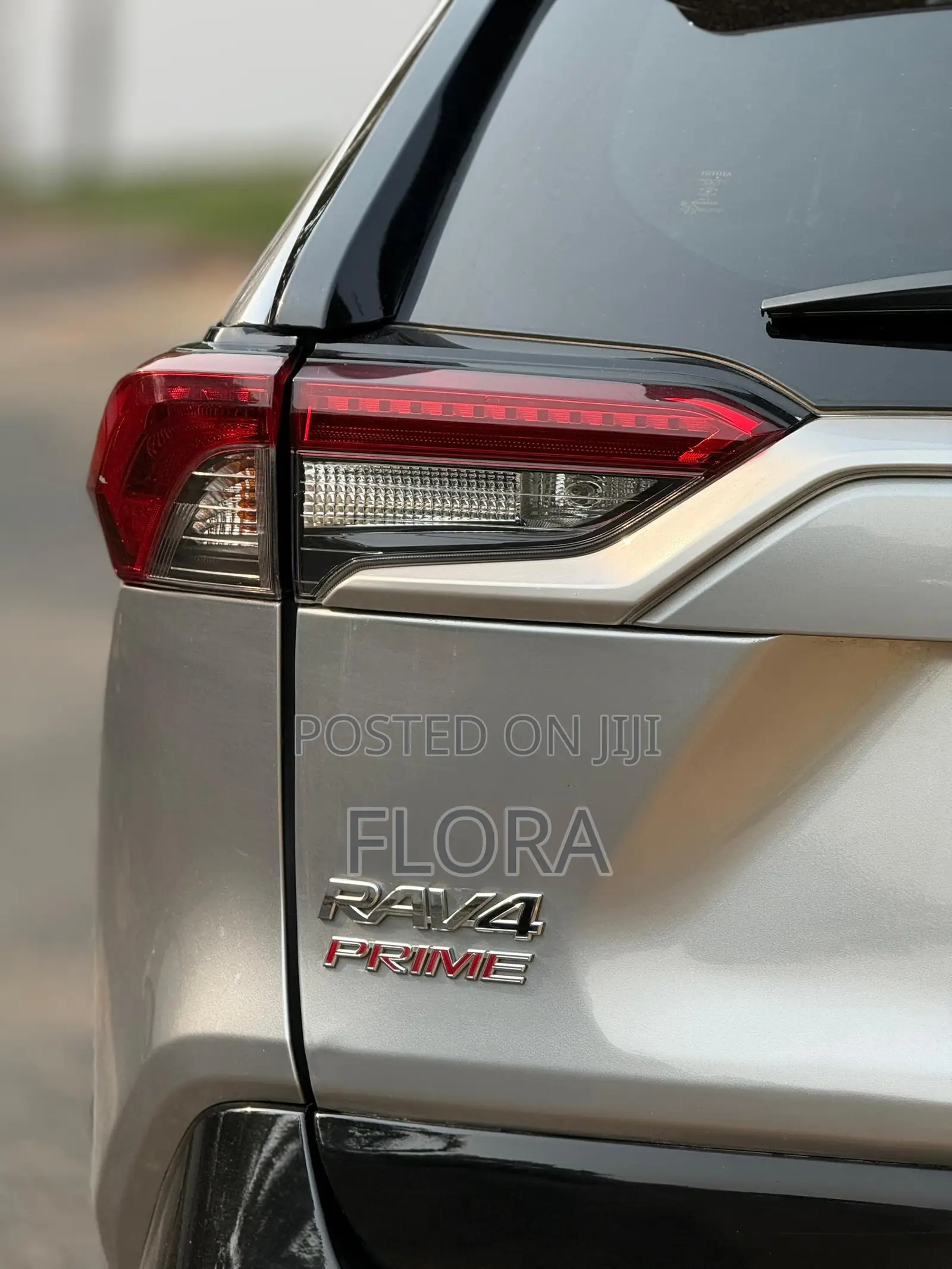 Toyota RAV4 XLE Premium 2021 Silver