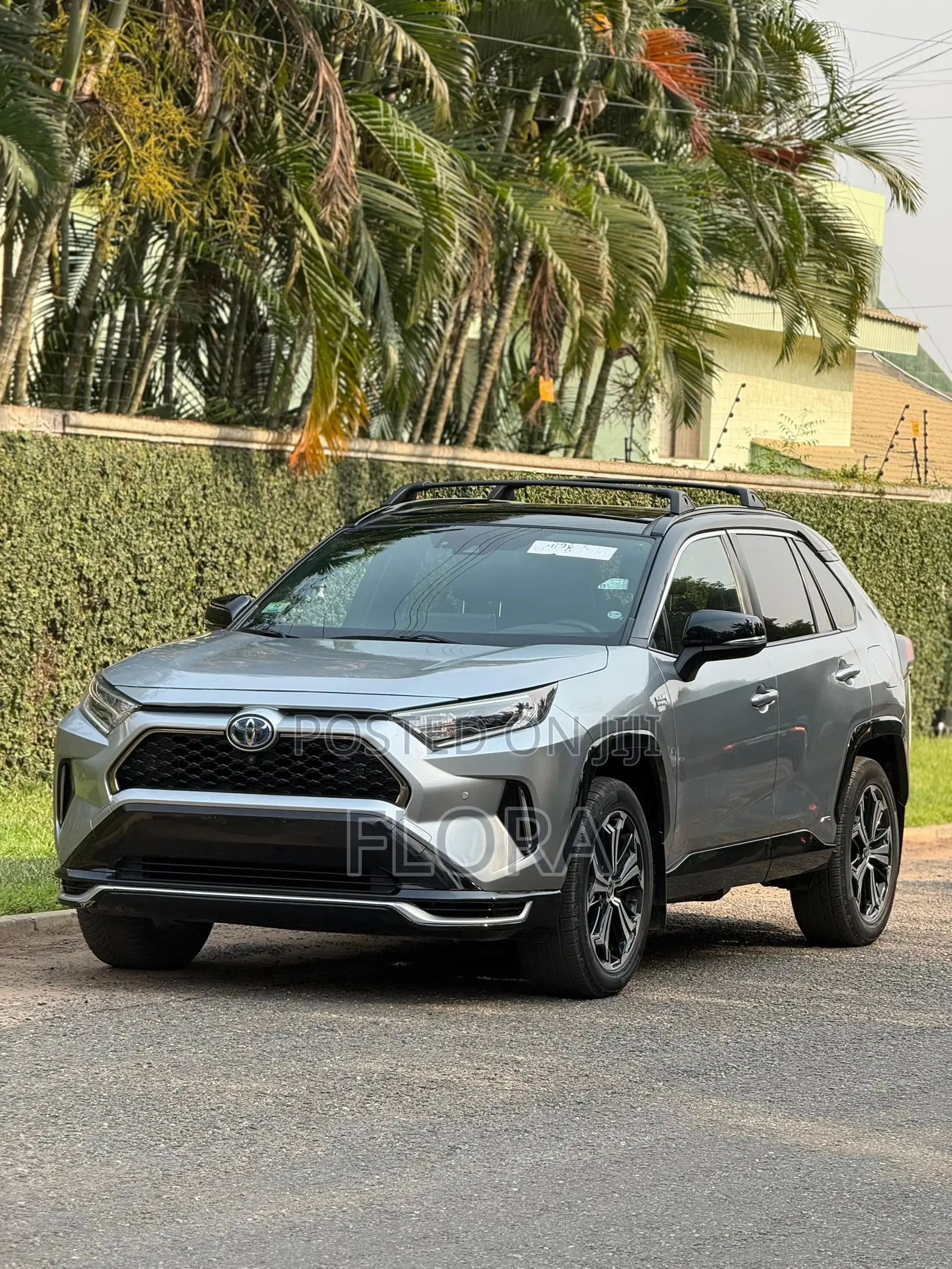 Toyota RAV4 XLE Premium 2021 Silver
