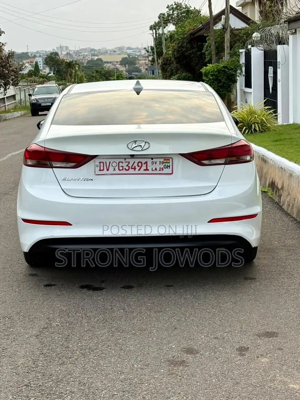 Hyundai Elantra Limited Sedan FWD (2.0L 4cyl 6A) 2017 White