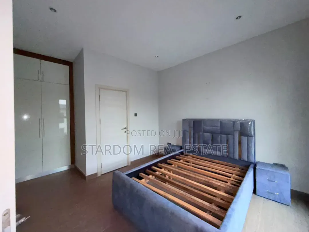 3bdrm Townhouse / Terrace in Ashaley Botwe, School Junction for rent