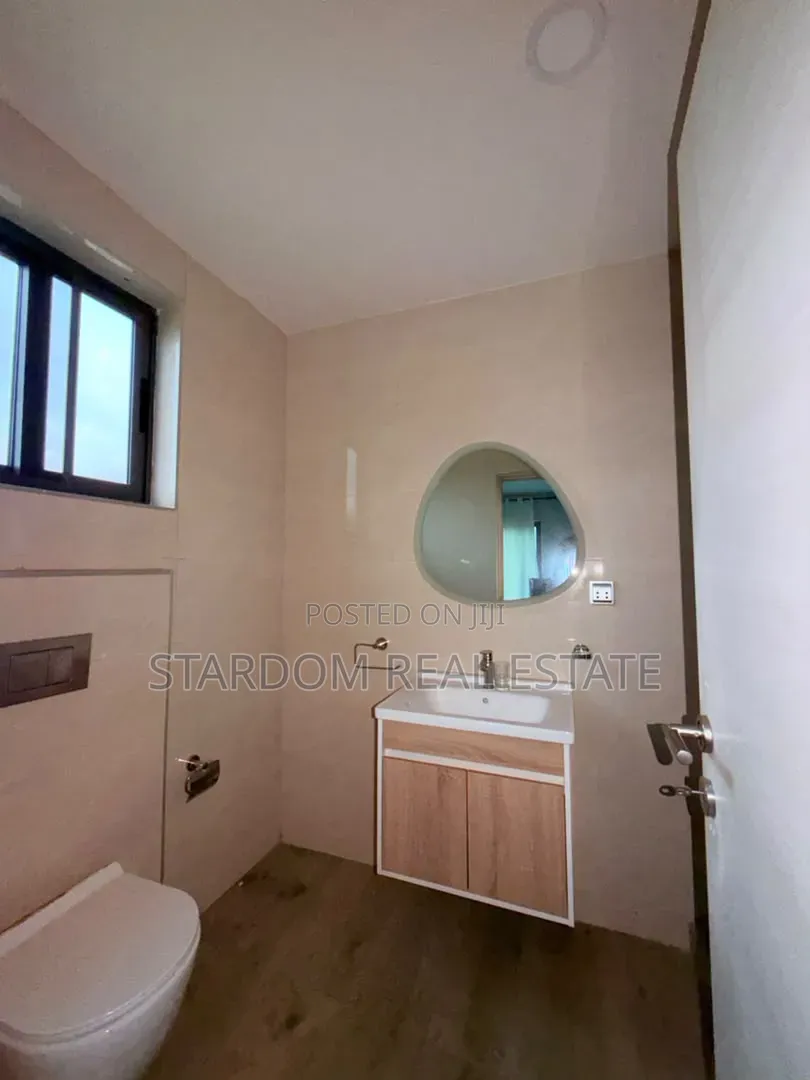 3bdrm Townhouse / Terrace in Ashaley Botwe, School Junction for rent