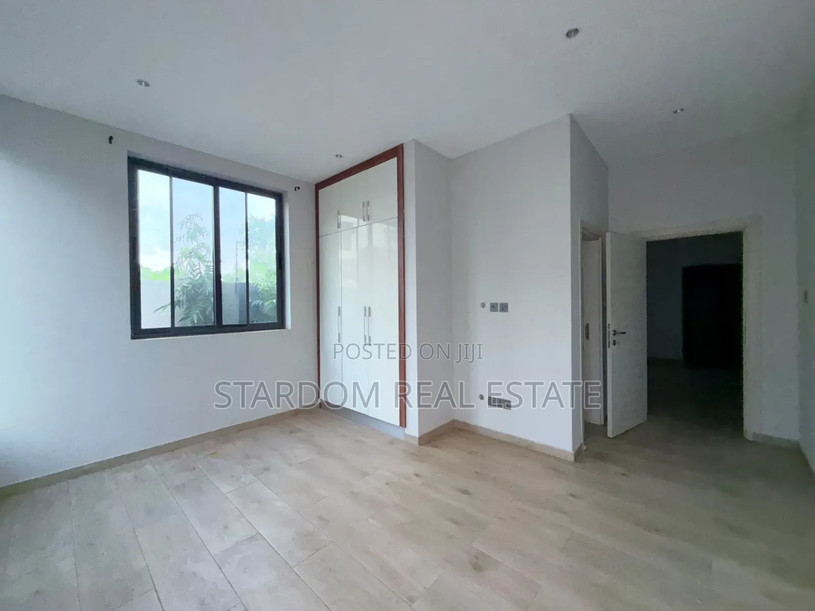 3bdrm Townhouse / Terrace in Ashaley Botwe, School Junction for rent