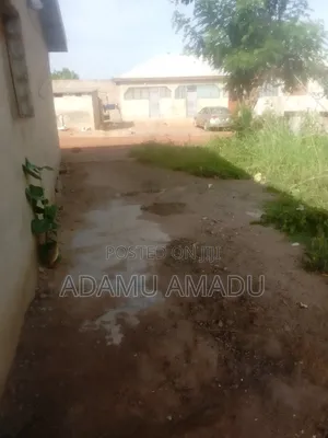 3bdrm Bungalow in Yaa Asatewaa, Community 25 for sale
