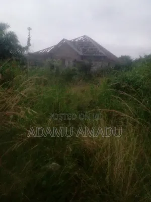 3bdrm Bungalow in Yaa Asatewaa, Community 25 for sale