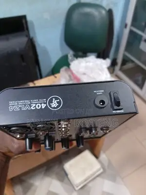 8 in 1 Cordless Mic