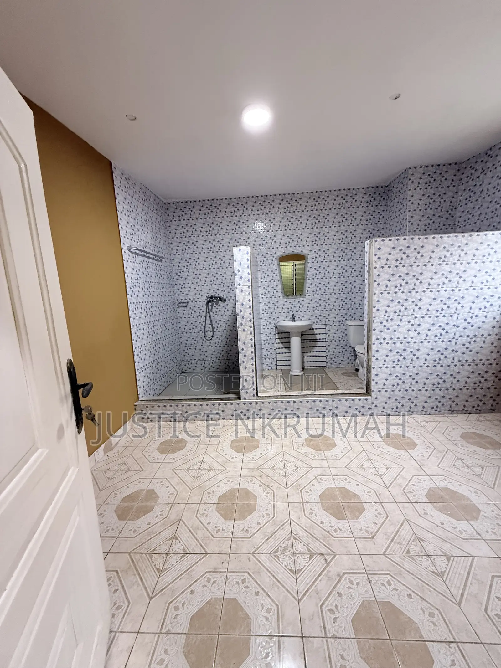 2bdrm Apartment in Mr. Justice Estate, Old Barrier for rent