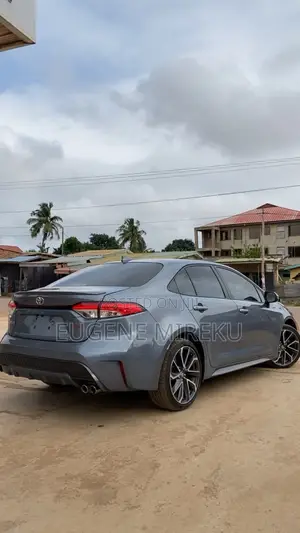 Toyota Corolla SE 2021 Blue