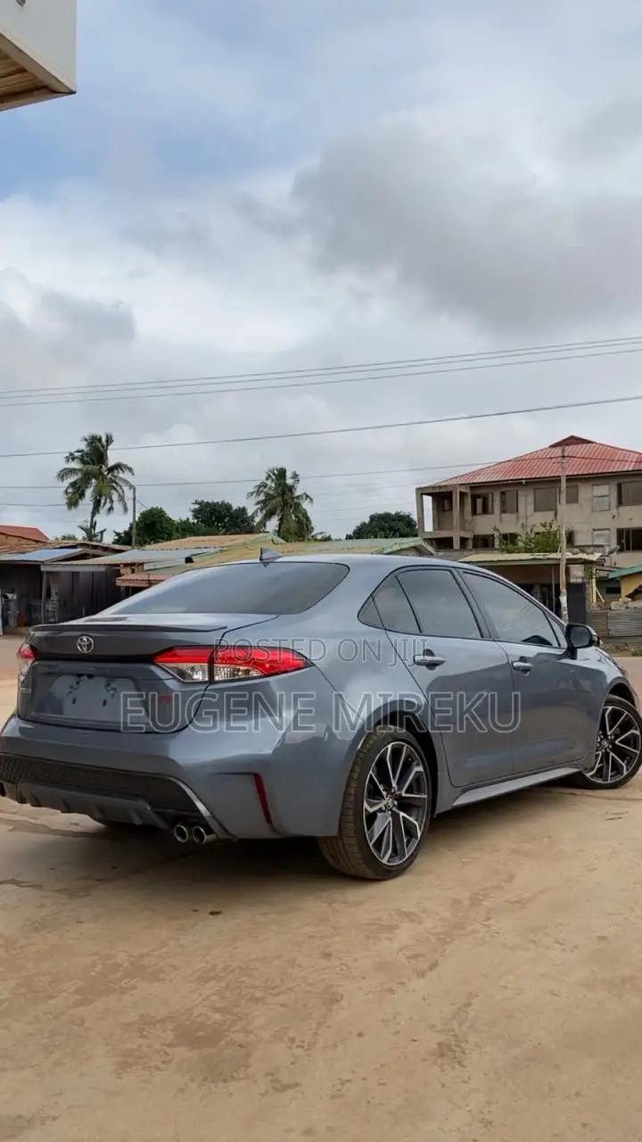 Toyota Corolla SE 2021 Blue