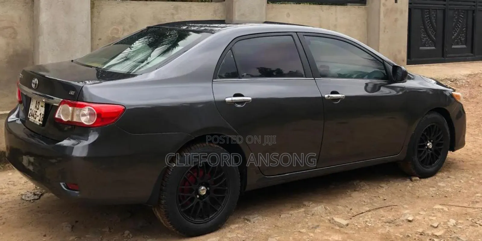 Toyota Corolla LE 4dr Sedan (1.8L 4cyl 4A) 2013 Gray