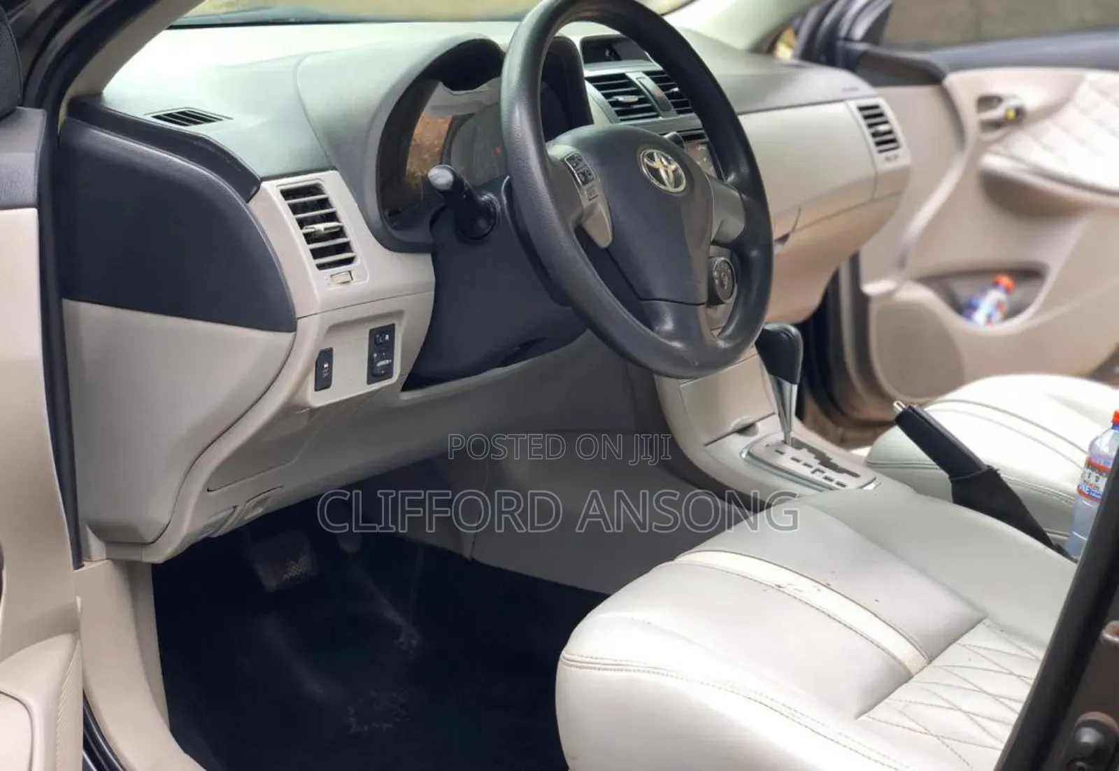 Toyota Corolla LE 4dr Sedan (1.8L 4cyl 4A) 2013 Gray
