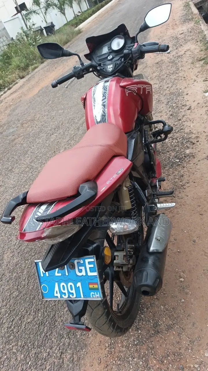 TVS Apache 180 RTR 2021 Red