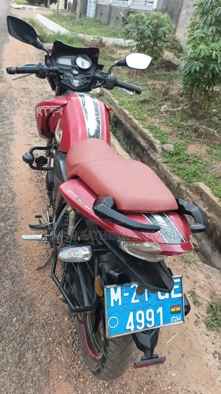 TVS Apache 180 RTR 2021 Red