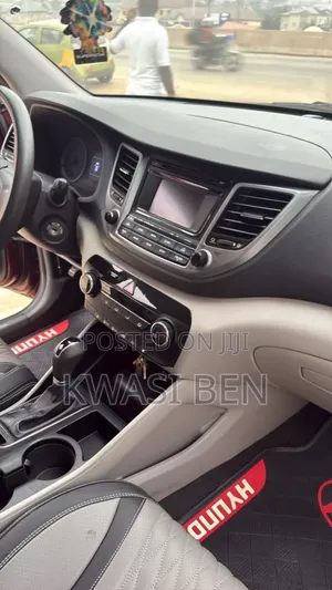 Hyundai Tucson 2016 Red