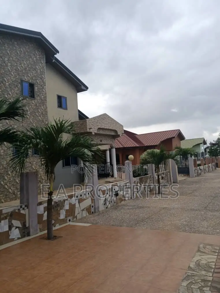 5bdrm House in E A Properties, Ghana Flag for rent