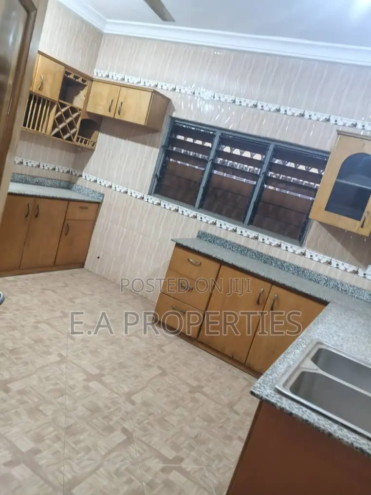5bdrm House in E A Properties, Ghana Flag for rent