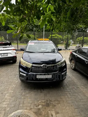 Toyota Highlander LE 4x2 (2.7L 4cyl 6A) 2018 Blue