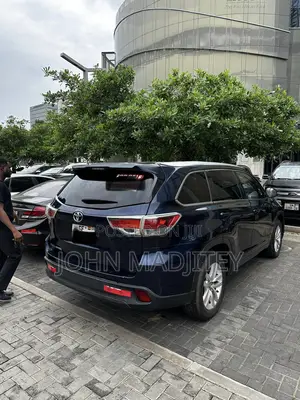 Toyota Highlander LE 4x2 (2.7L 4cyl 6A) 2018 Blue