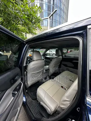 Toyota Highlander LE 4x2 (2.7L 4cyl 6A) 2018 Blue