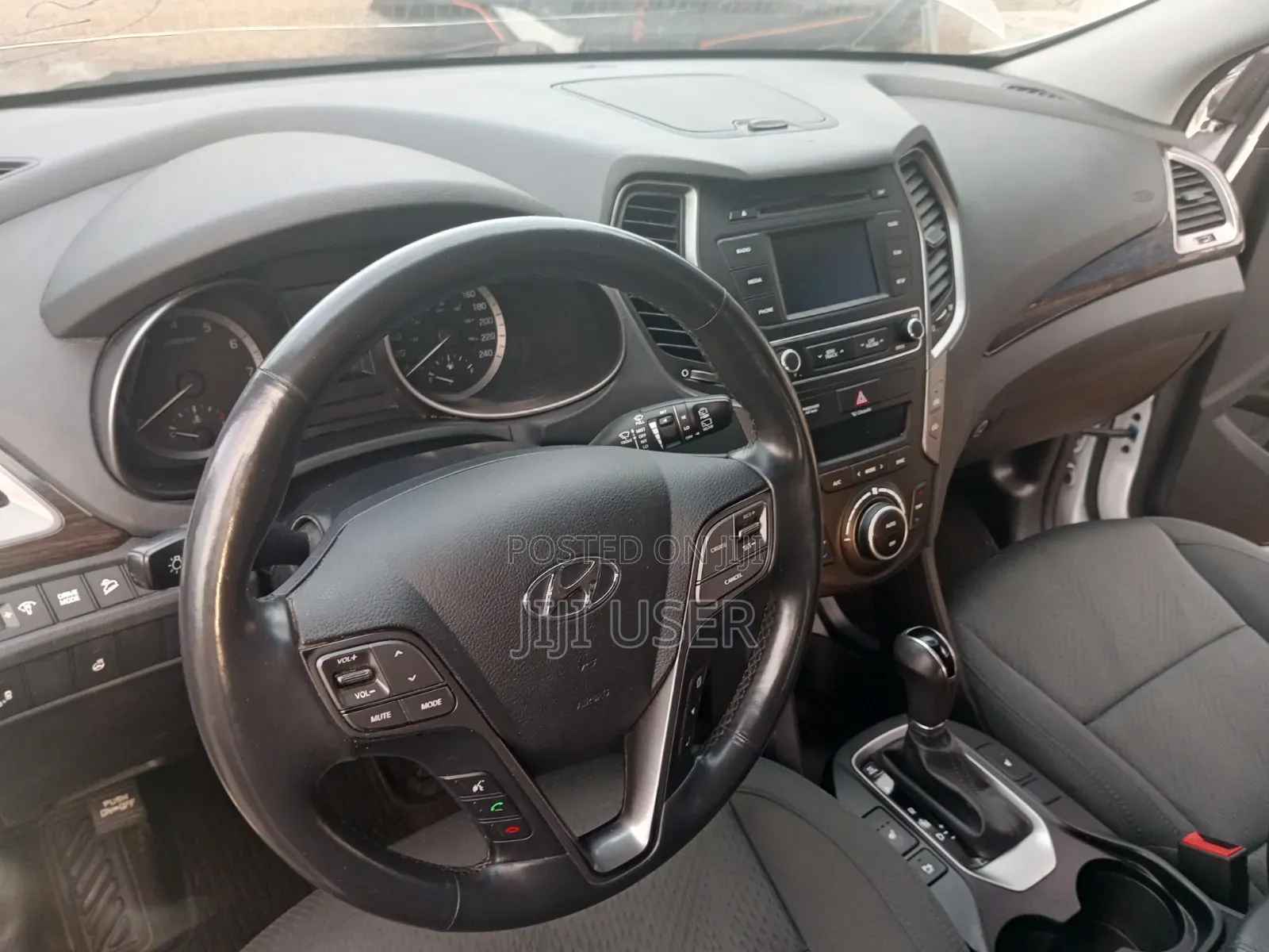 Hyundai Santa Fe 2017 White