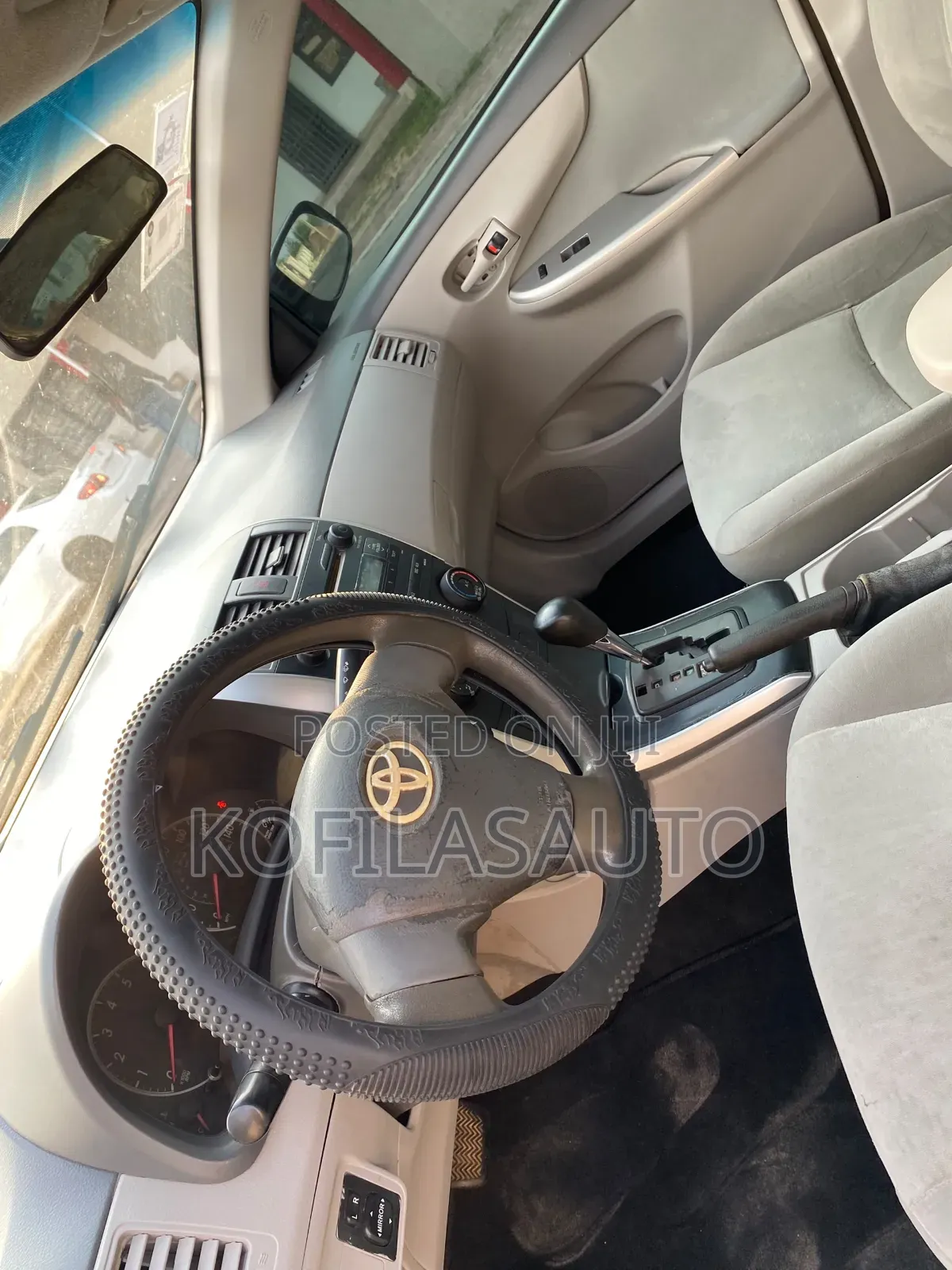 Toyota Corolla 2010 Gray