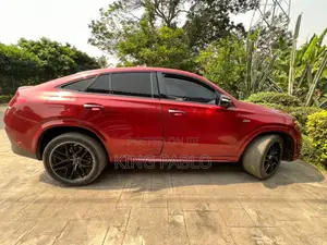 Benz GLE 400 for Rental – Comfort, Class Reliability 