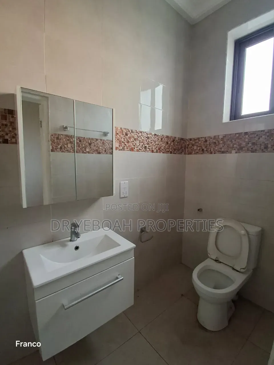 2bdrm Apartment in Spintex Palace, Baatsona Total for rent