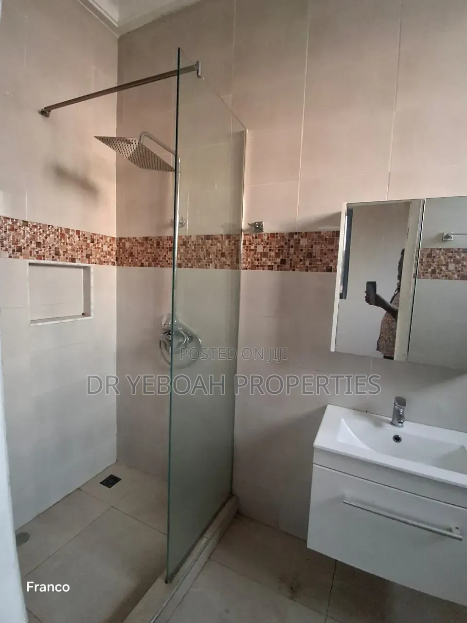 2bdrm Apartment in Spintex Palace, Baatsona Total for rent