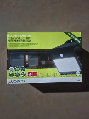 Luceco Solar Guardian 3.2W Wall Light With PIR Motion Sensor LEXS40040